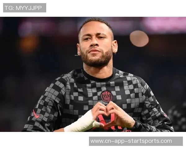 B费社媒晒与多尔古拥抱照加纳乔称其为金球奖最强者