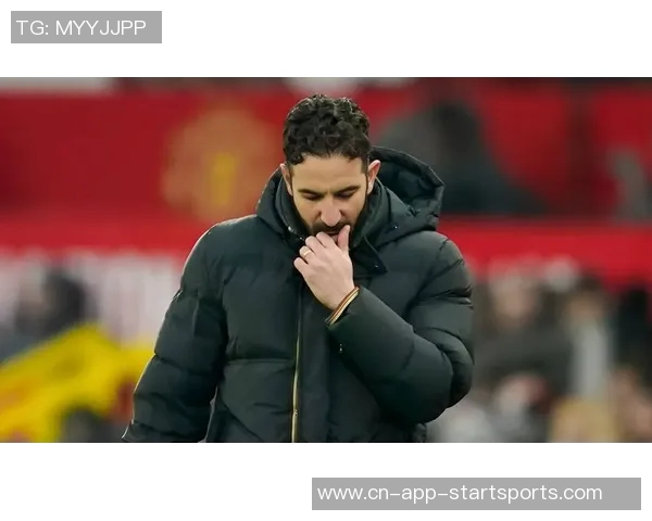 B费与阿莫林助教咖啡会面引发关注后者曾负责曼联定位球战术