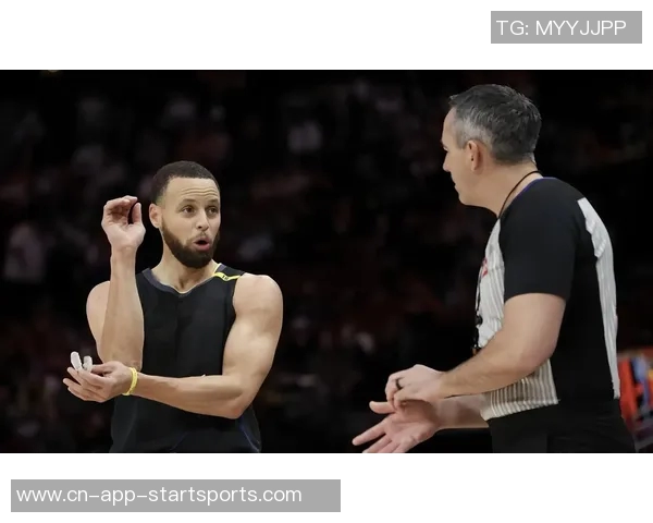 小波特本赛季表现亮眼12场比赛至少25分5记三分仅次库里并列华子第二