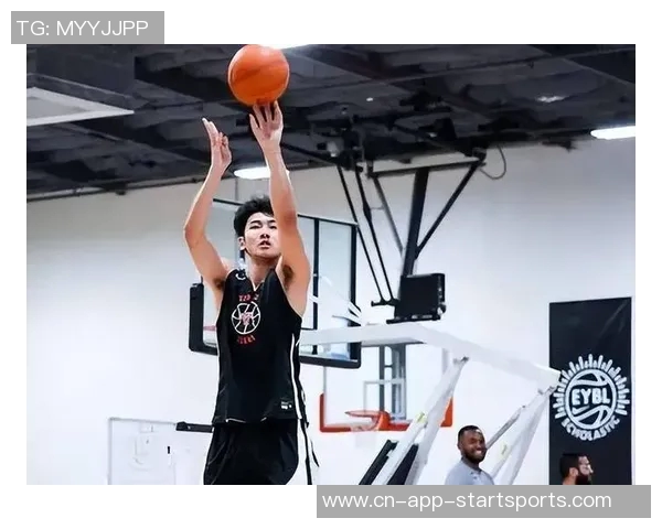 张博源获12个NCAAD1学校Offer今日访问伊利诺伊大学展现潜力与希望 张博源获12个NCAAD1学校Offer今日访问伊利诺伊大学展现潜力与希望